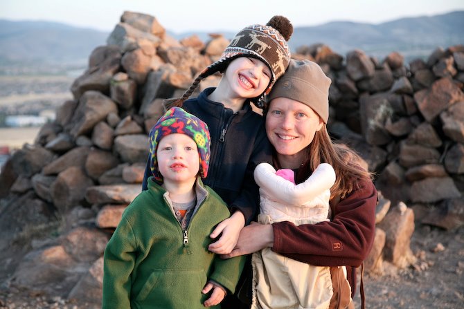 outside mom and kids, Lindsey