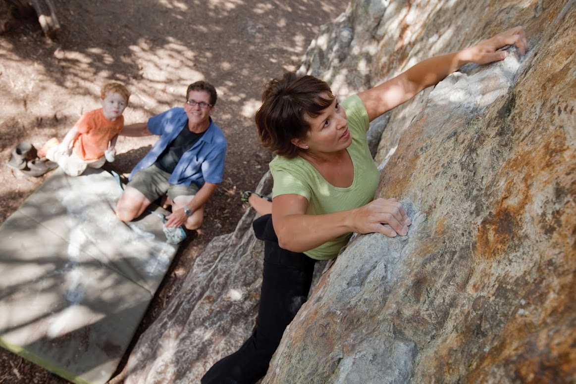 Expect[ing] to Thrive: The Momma behind Mountain Mama Clothing