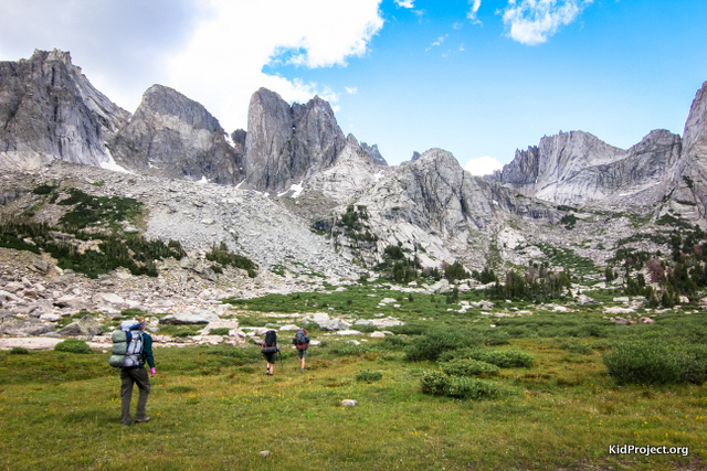 Finding camp, all-womens backpacking in Cirque of the Towers, WY