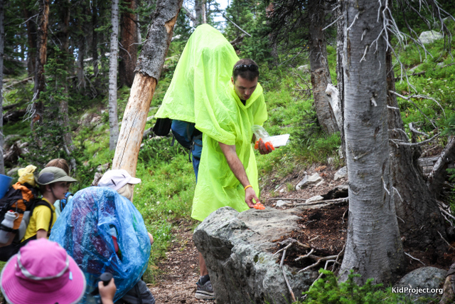 Trail bait of kid aid stations for hiking