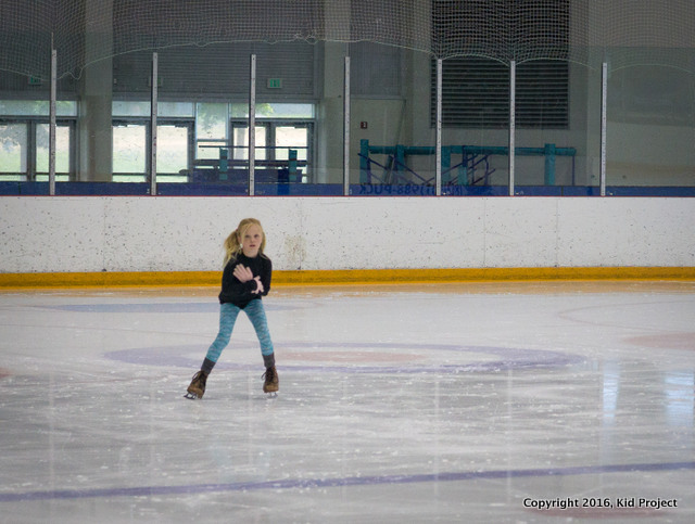 kids ice skating
