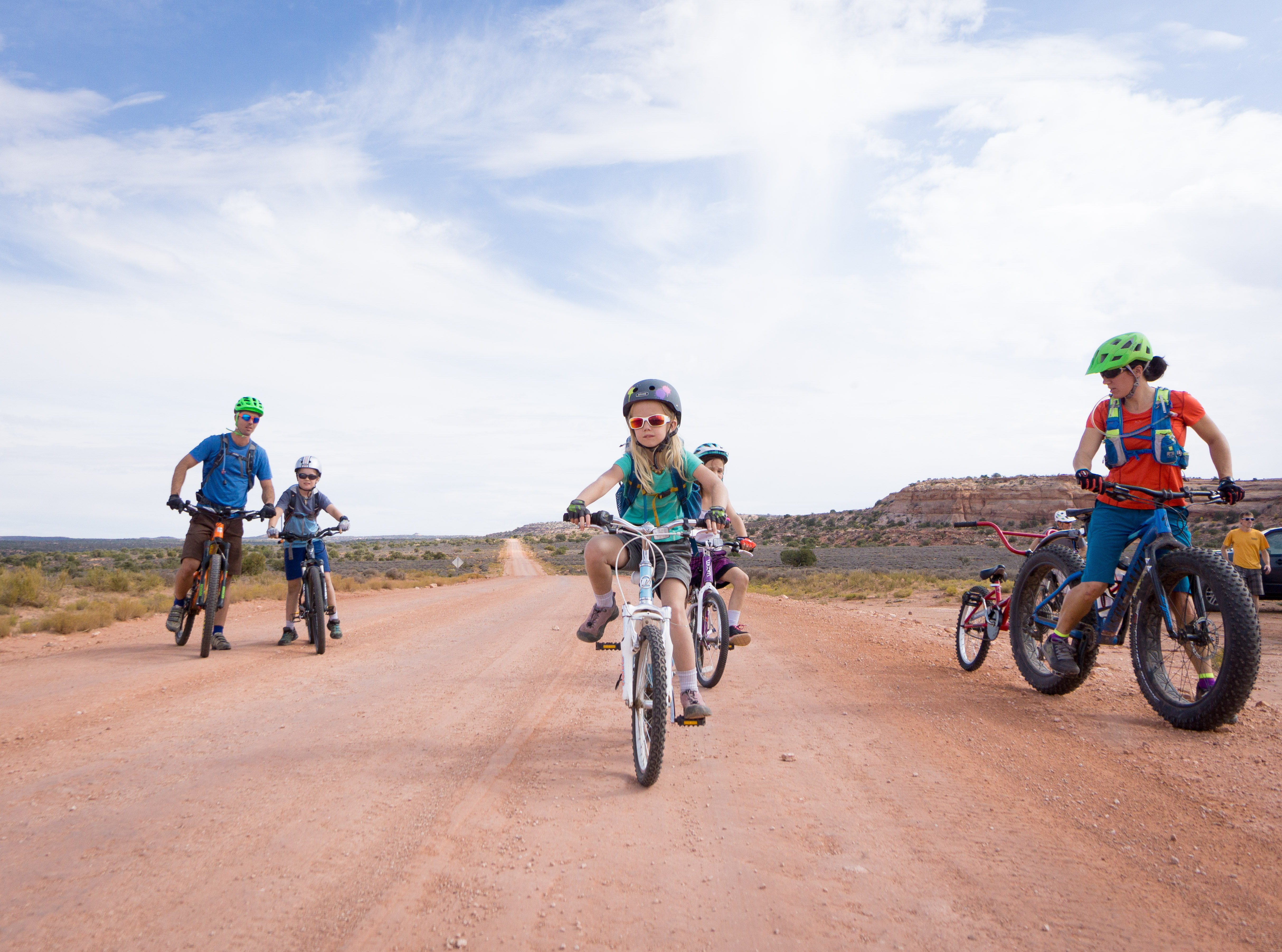 Biking the 100 Mile White Rim Trail [Canyonlands National Park]