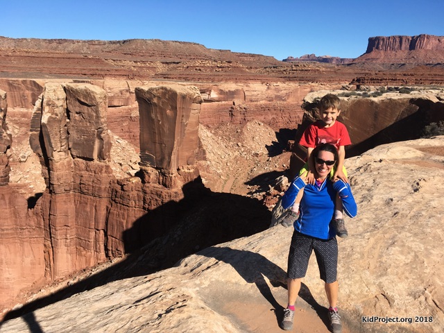 hiking canyonlands