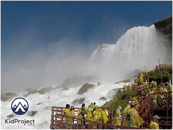 Cave of the Winds Tour